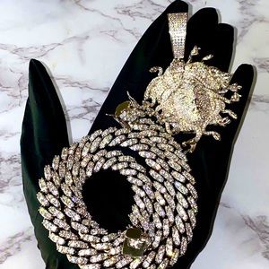 CUBAN WITH MEDUSA PENDANT